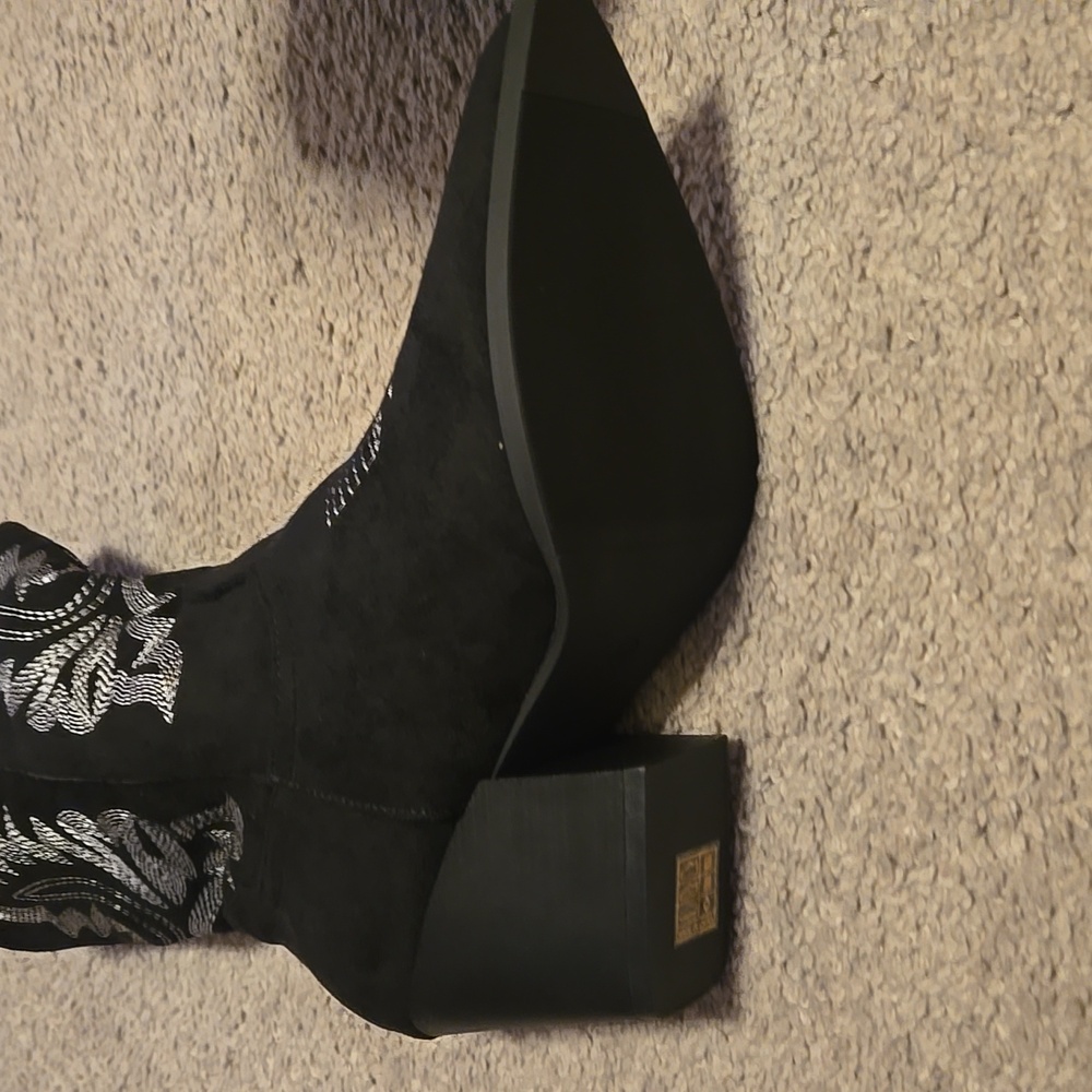 Ladies boots. - Picture 5 of 7